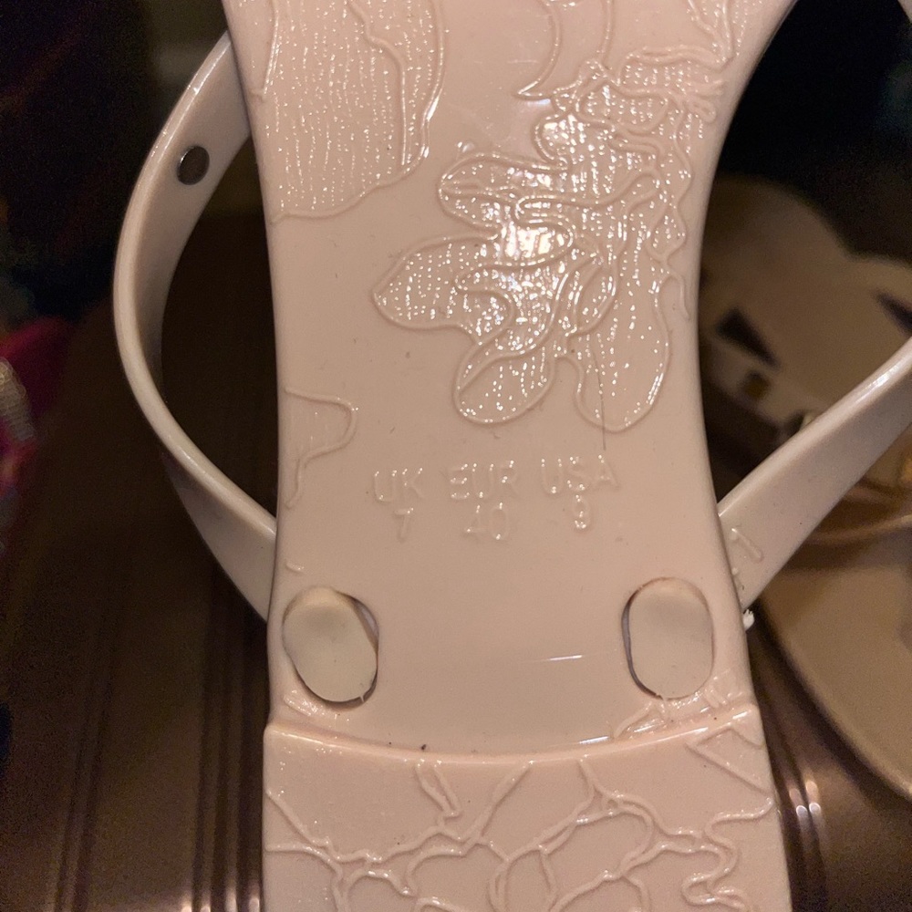 Never worn - Picture 3 of 3